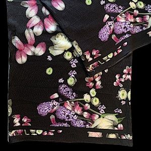 TED BAKER LONDON - Kamisas Floral Cape Scarf